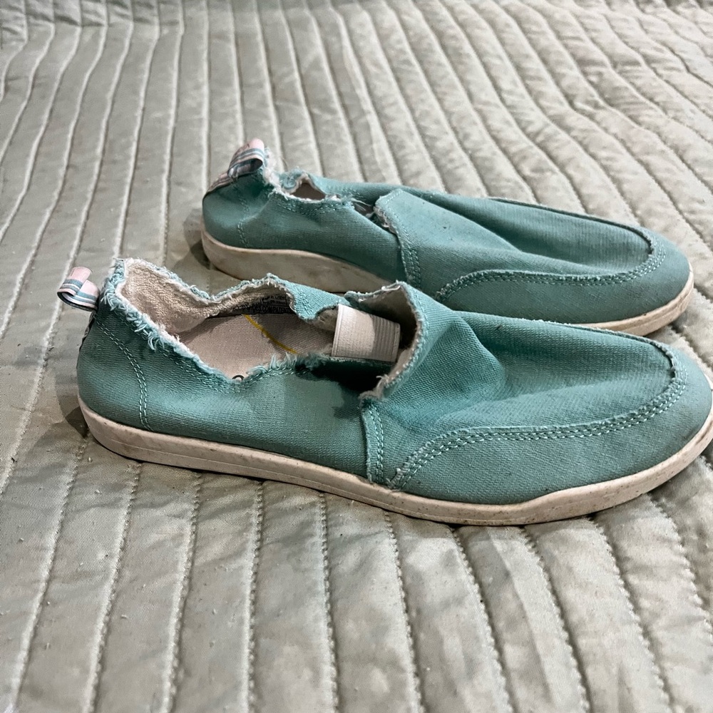 Vionic beach Teal Slip-On Canvas Shoes